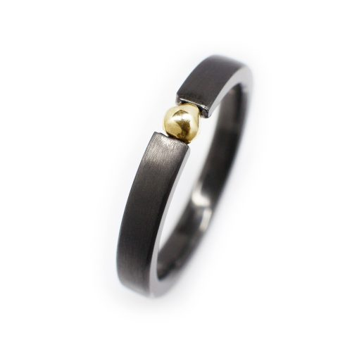 Black Wedding Ring For Her - Zirconium And Gold - Casavir Jewelry