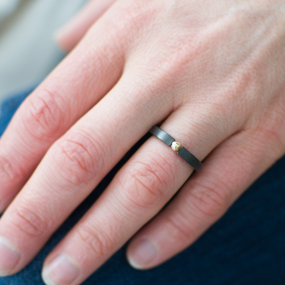 Black Wedding Ring For Her - Zirconium And Gold - Casavir Jewelry