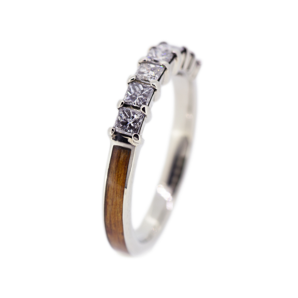 Diamond & Wood Wedding Ring With Rimu Casavir Jewelry